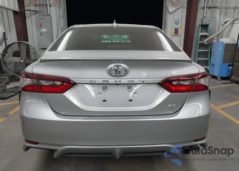 2021 Toyota Camry Se z USA, uszkodzony, nr VIN 4T1G11AK5MU478555